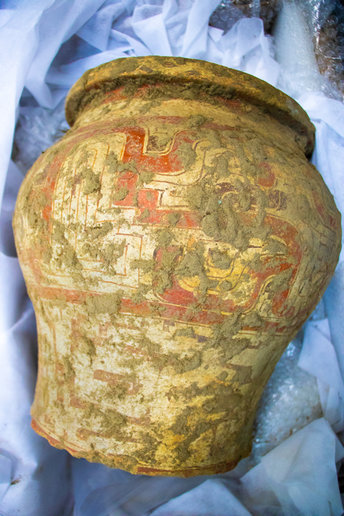 O transporte dos artefatos foi um desafio à parte para a equipe de arqueólogos do IInstituto Mamirauá - crédito Bernardo Oliveira