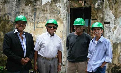 Integrantes da ACRM visitam obra de restauração da antiga Câmara Municipal