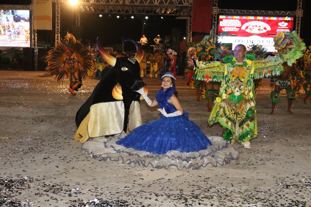 BOI BUMBA DIAMANTE NEGRO - Foto: Roni Carvalho - Gente de Opinião