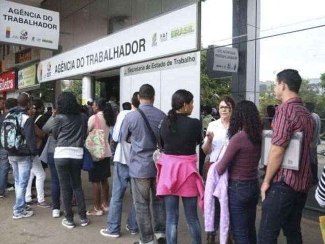 Reforma trabalhista reduziu renda, não gerou emprego e precarizou trabalho - Gente de Opinião