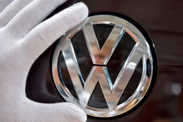 Logomarca da Volkswagen / Foto Matthias Rietschel/Reuters - Gente de Opinião