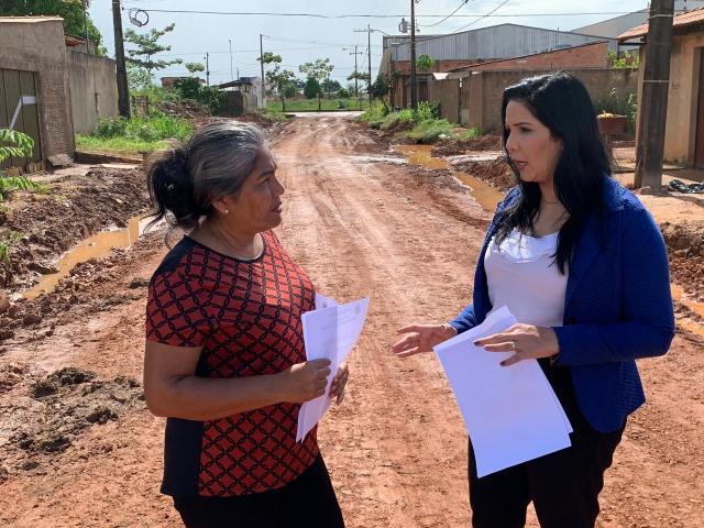Vereadora Cristiane Lopes cobra finalização dos trabalhos na rua Dois Irmãos, bairro Lagoinha - Gente de Opinião