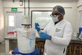 Campus Colorado do Oeste distribui a primeira produção de álcool em gel para o município
