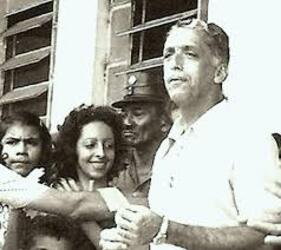Governador Humberto Guedes (1975/79) aí contando votos de moradores da “velha” Ariquemes sobre a proposta de abrir a nova cidade de Ariquemes - Gente de Opinião