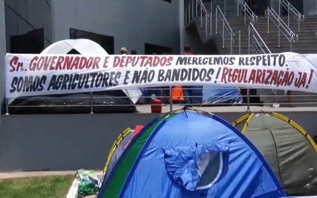 Manifestantes exigem agilidade na regularização fundiária do estado - Gente de Opinião