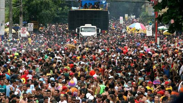 Lenha na Fogueira e a Vacina Coronavac  e com Carnaval: entenda se haverá ou não feriado (e festas) em 2021 - Gente de Opinião