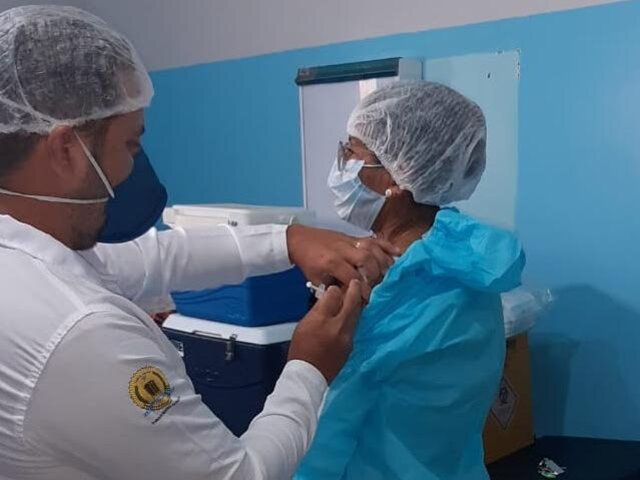 Profissionais de saúde das UPAS Sul e Leste são vacinados contra a Covid-19 - Gente de Opinião