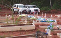 Carros de funerárias fazem fila para enterrar vítimas da covid-19 em Porto Velho