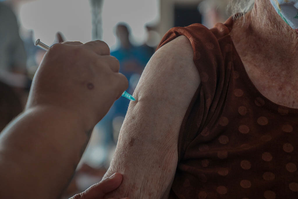 Agendamento da 1° dose da vacina para idosos a partir de 70 anos - Gente de Opinião