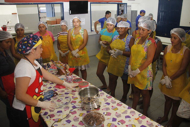 Cozinhas comunitárias de Manaus combatem fome e insegurança alimentar em meio à pandemia - Gente de Opinião