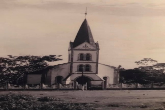 Igreja de Vila Murtinho, uma das melhores estações da Estrada de Ferro Madeira-Mamoré (F.do autor) - Gente de Opinião