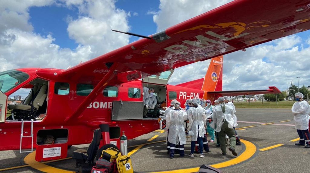 Durante a pandemia da covid-19, o Grupo de Operações Aéreas (GOA) atuou na transferência de pacientes e transporte de vacinas - Gente de Opinião