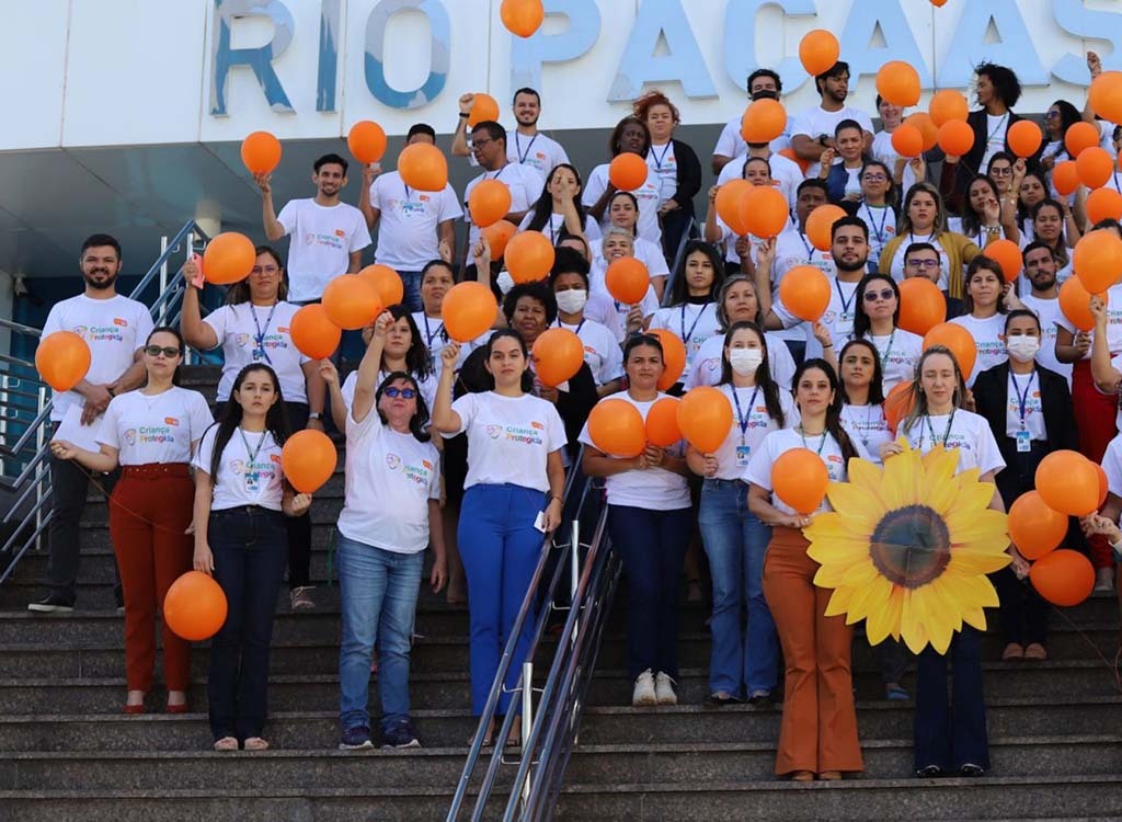 Revoada de balões na cor laranja deram um colorido especial aos céus de Rondônia chamando atenção para gravidade do problema que atinge centenas de famílias - Gente de Opinião