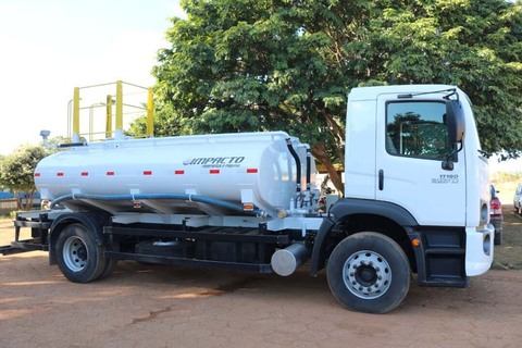 Deputada Mariana Carvalho entrega caminhões-pipa a Vale do Anari, Machadinho e Campo Novo de Rondônia