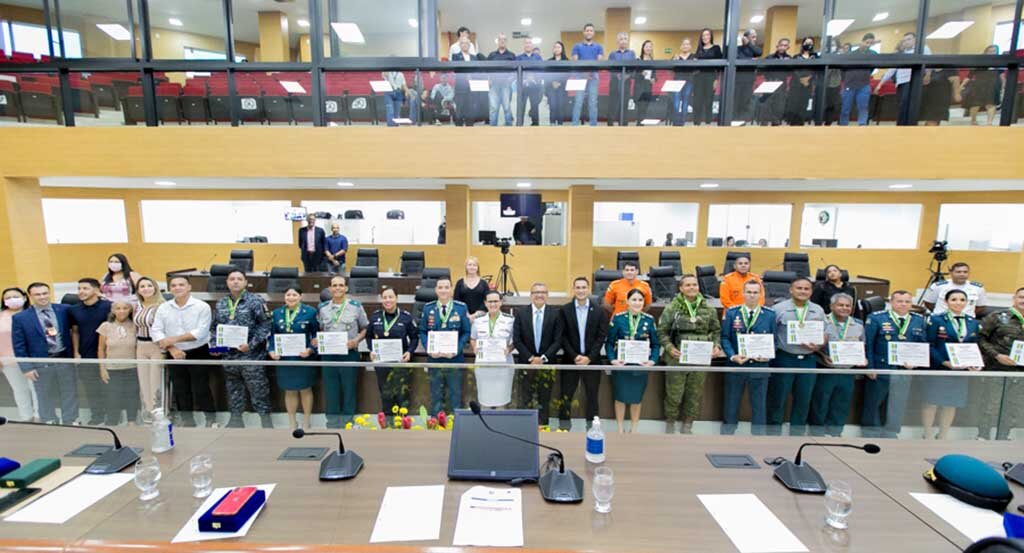 Militares recebem medalhas do Mérito Legislativo em sessão solene da Assembleia - Gente de Opinião