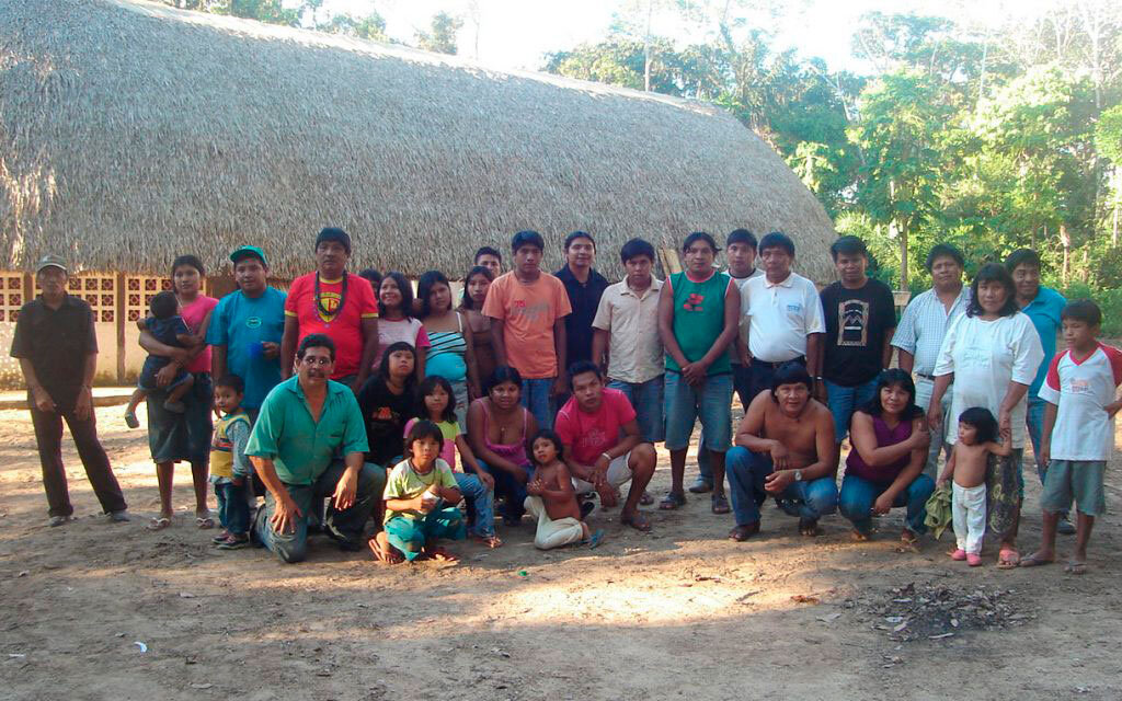 Indígenas da etnia Paeter Suruí em dia de assistência com os técnicos da Emater - Gente de Opinião