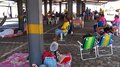 Despejadas, famílias se abrigam no estacionamento da Câmara de Porto Velho