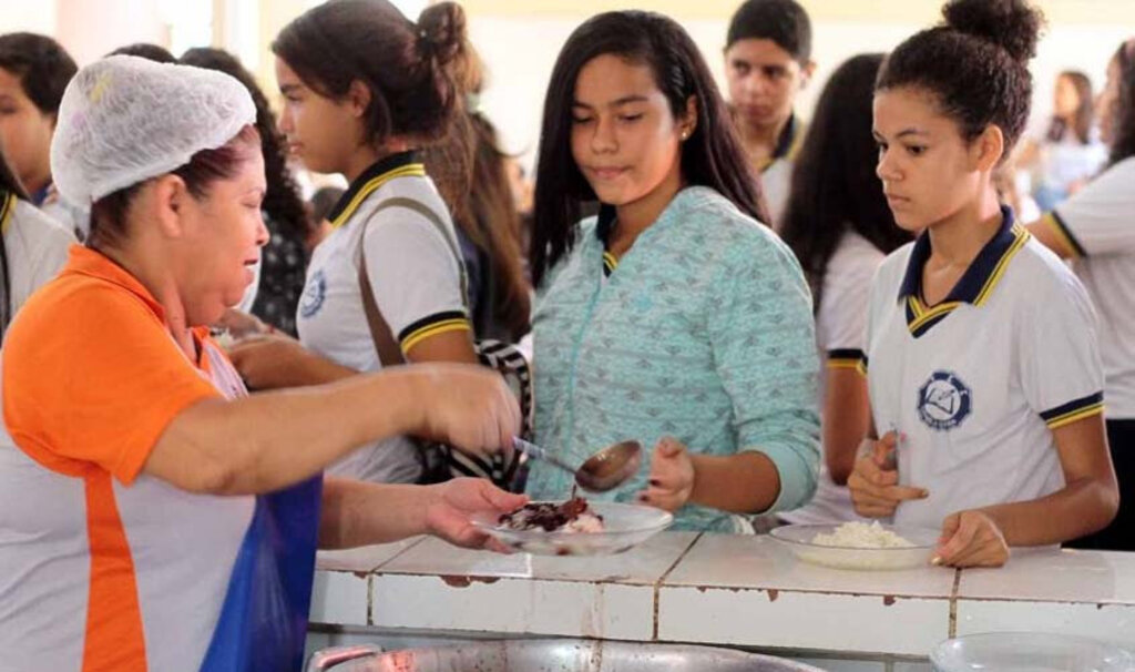 Mais de 364 mil alunos comem bem nas 1.100 escolas de Rondônia; obras inacabadas serão retomadas - Gente de Opinião