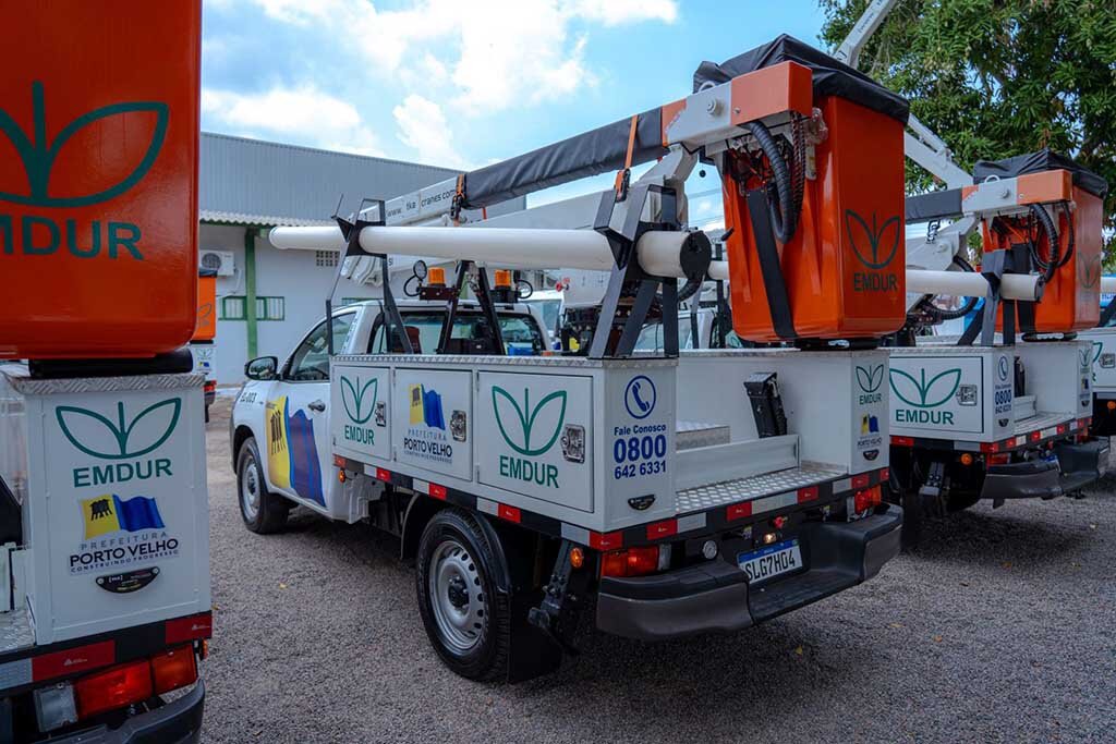 Prefeitura de Porto Velho recebe nova frota de veículos e embarcação para atender regiões do município - Gente de Opinião