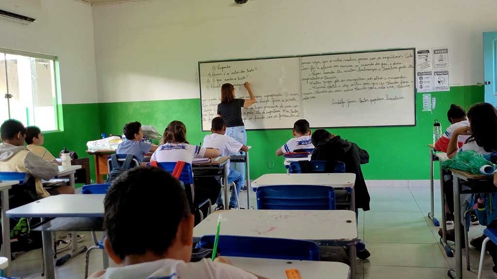 Prefeitura de Ariquemes sanciona lei para cumprimento ao piso salarial dos professores da rede municipal de ensino.     - Gente de Opinião