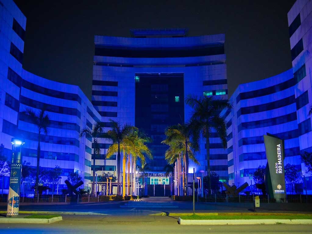 Palácio Rio Madeira é iluminado com as cores da bandeira de Israel em solidariedade às vítimas dos ataques - Gente de Opinião