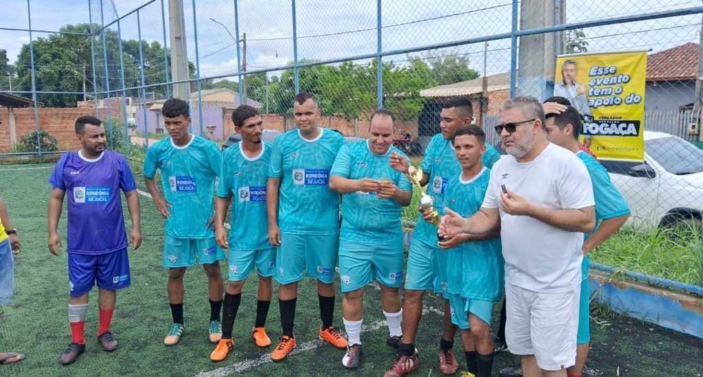 FRSS e vereador Everaldo Fogaça realizam torneio de Futebol Soccer Society no bairro Jardim Santana  - Gente de Opinião