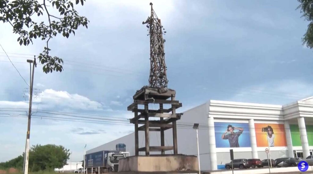 Policia segue nas investigações e tenta identificar quem ateou fogo na estátua da Havan - Gente de Opinião