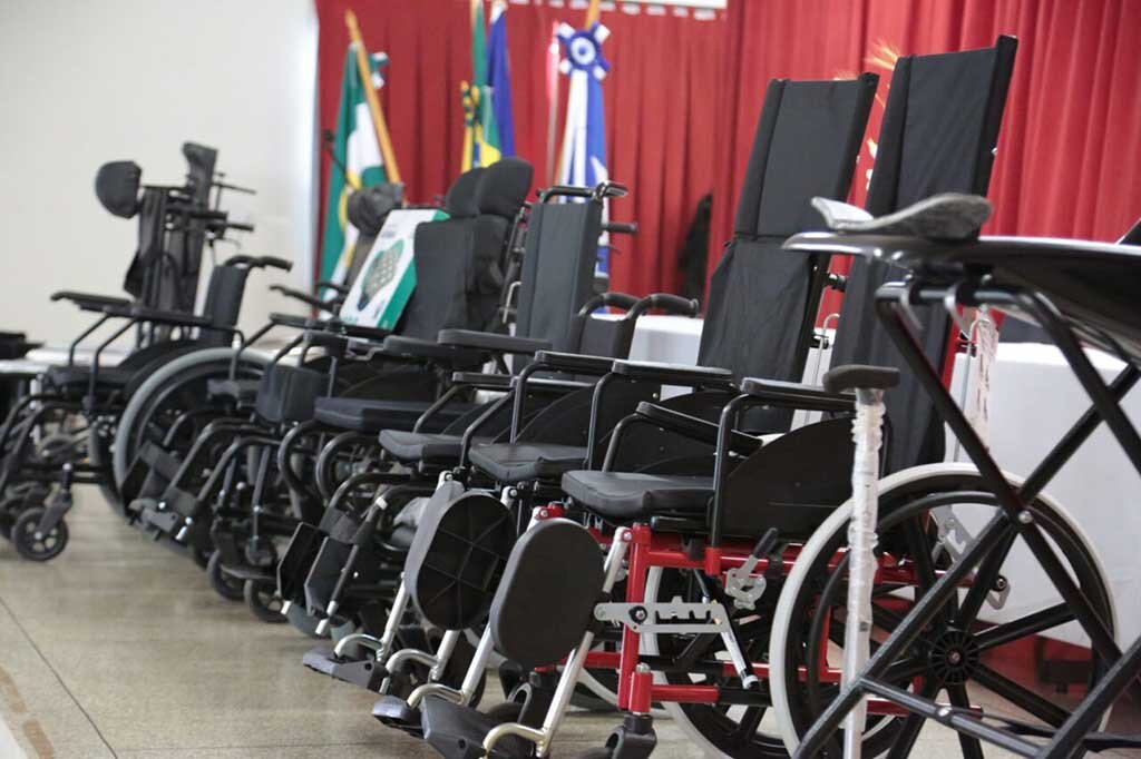 Com objetivo de oferecer suporte em saúde e acessibilidade, forem entregues desde bengalas a cadeiras de rodas motorizadas - Gente de Opinião