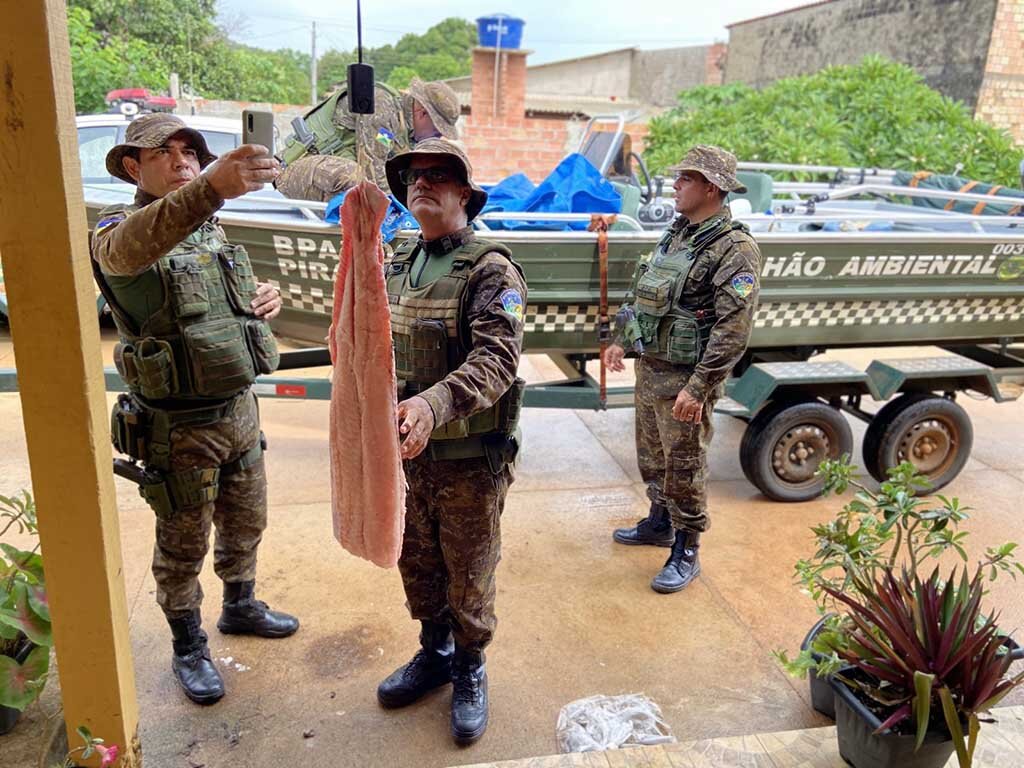 Fiscalização ambiental da Polícia Militar apreende 177 quilos de pirarucu ilegal na Reserva Extrativista Rio Cautário - Gente de Opinião