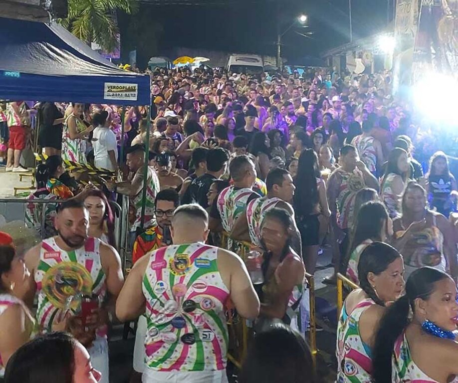 Marchinhas originais e tradicionais marcam o desfile do Até Que a Noite Vire Dia no circuito Areal - Gente de Opinião