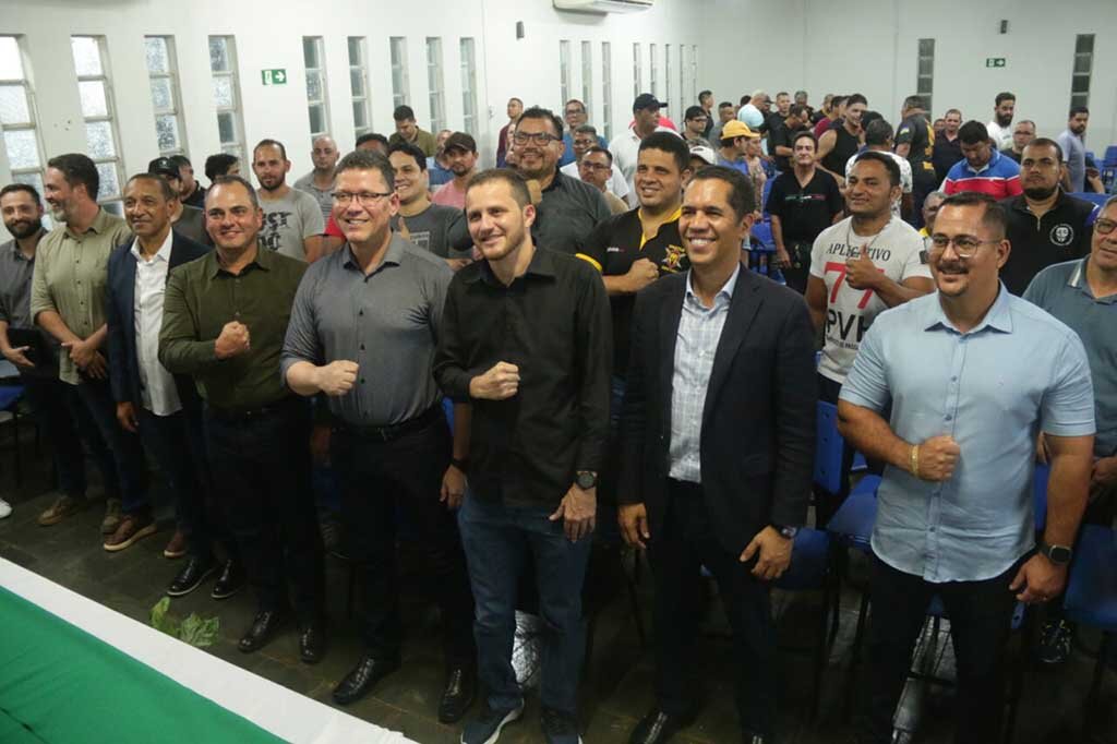 Aplaudido de pé por motoristas de aplicativos,  governador Marcos Rocha é homenageado pela categoria - Gente de Opinião