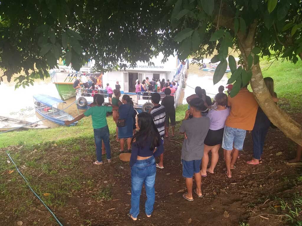 Barco Saúde atracado no distrito de Nazaré para atendimento aos ribeirinhos - Gente de Opinião