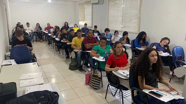 ão cerca de 40 cursos gratuitos disponibilizados (Foto: Alexandre Guilherme I Escola do Legislativo) - Gente de Opinião