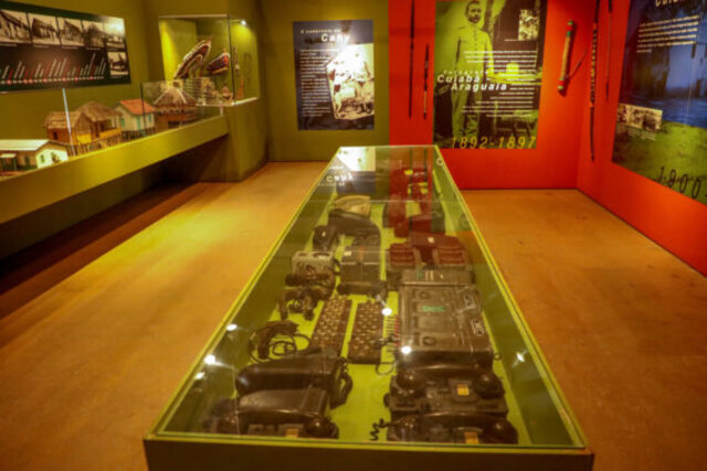 O conjunto de equipamentos de radiocomunicação cedido pelo Exército Brasileiro integra o acervo do museu - Gente de Opinião