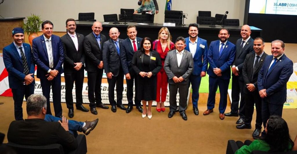 Presidente do Parlamento Amazônico debate mudança na legislação para emancipação de distritos - Gente de Opinião