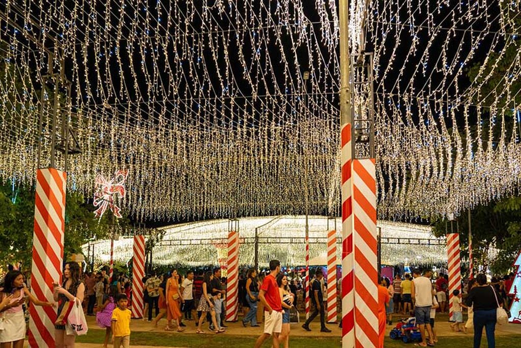 Chegada de Papai Noel e acendimento da decoração marcam a abertura da 4ª edição do Natal Porto Luz - Gente de Opinião