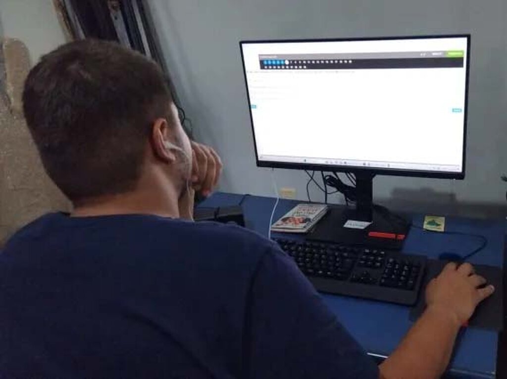 Prova teórica é realizada com auxilio do ledor digital em Colorado do Oeste - Gente de Opinião