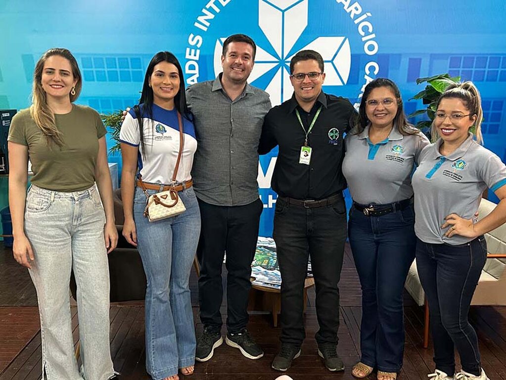 Estande da FIMCA Vilhena se destaca na primeira noite da SICOOB AGROSHOW - Gente de Opinião