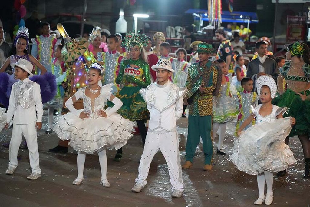 Abertura do arraial contou com a apresentação da quadrilha mirim Rádio Farol - Gente de Opinião