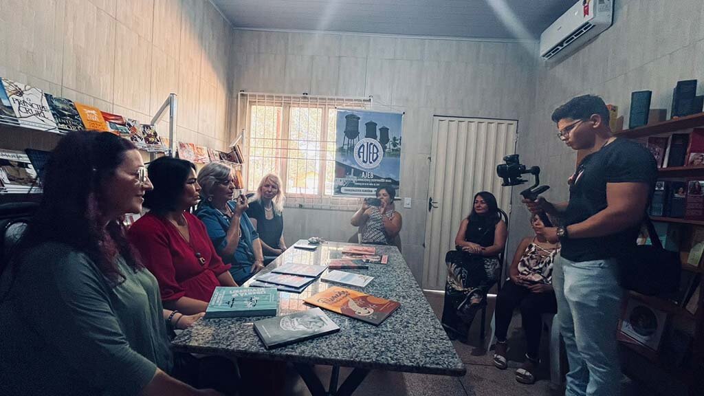 A Escrita Feminina ganha voz internacional com a nova Sala Literária da AJEB  em Rondônia - Gente de Opinião