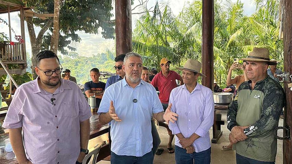 Vereador Everaldo Fogaça participa de reunião de agradecimento no ramal Acreano  - Gente de Opinião