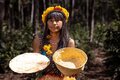 Documentário filmado em Vilhena retrata produção da chicha e do beiju entre os Nambiquaras