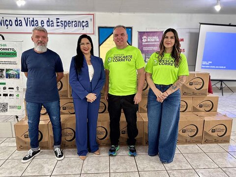 Deputada Cristiane Lopes leva inclusão digital à Casa Família Rosetta com entrega de 20 computadores