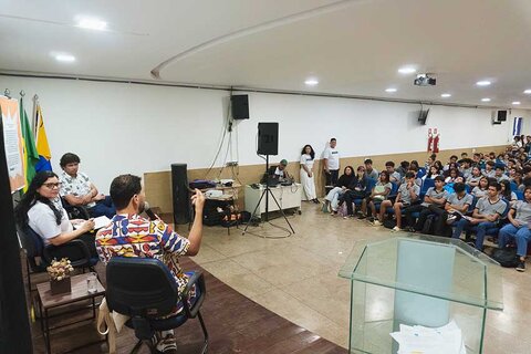 Cineastas rondonienses discutem produção de animação na Amazônia em roda de conversa com alunos da rede pública de Porto Velho na 2ª Edição do FICAR
