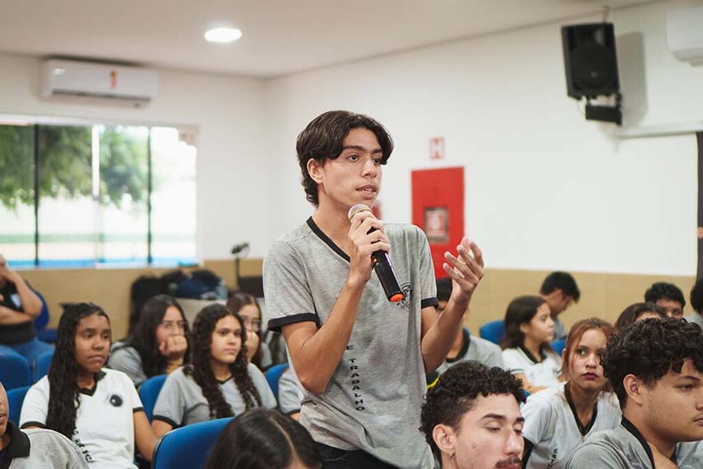 Cineastas rondonienses discutem produção de animação na Amazônia em roda de conversa com alunos da rede pública de Porto Velho na 2ª Edição do FICAR - Gente de Opinião