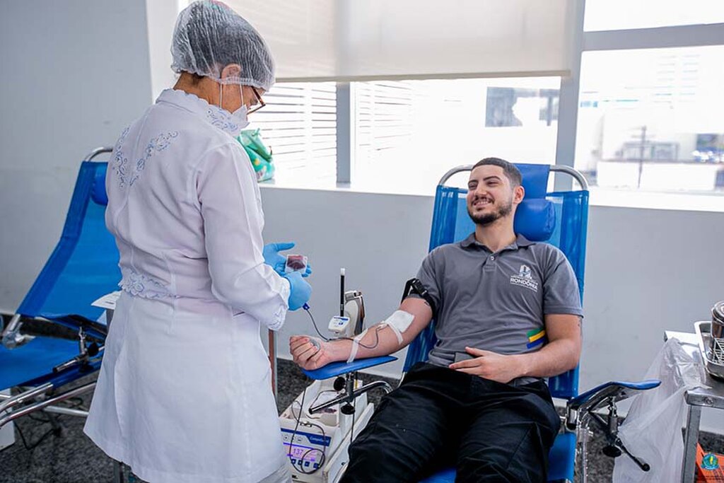 Estagiário participa da campanha de doação de sangue realizada na Alero (Thyago Lorentz I Secom ALE/RO) - Gente de Opinião