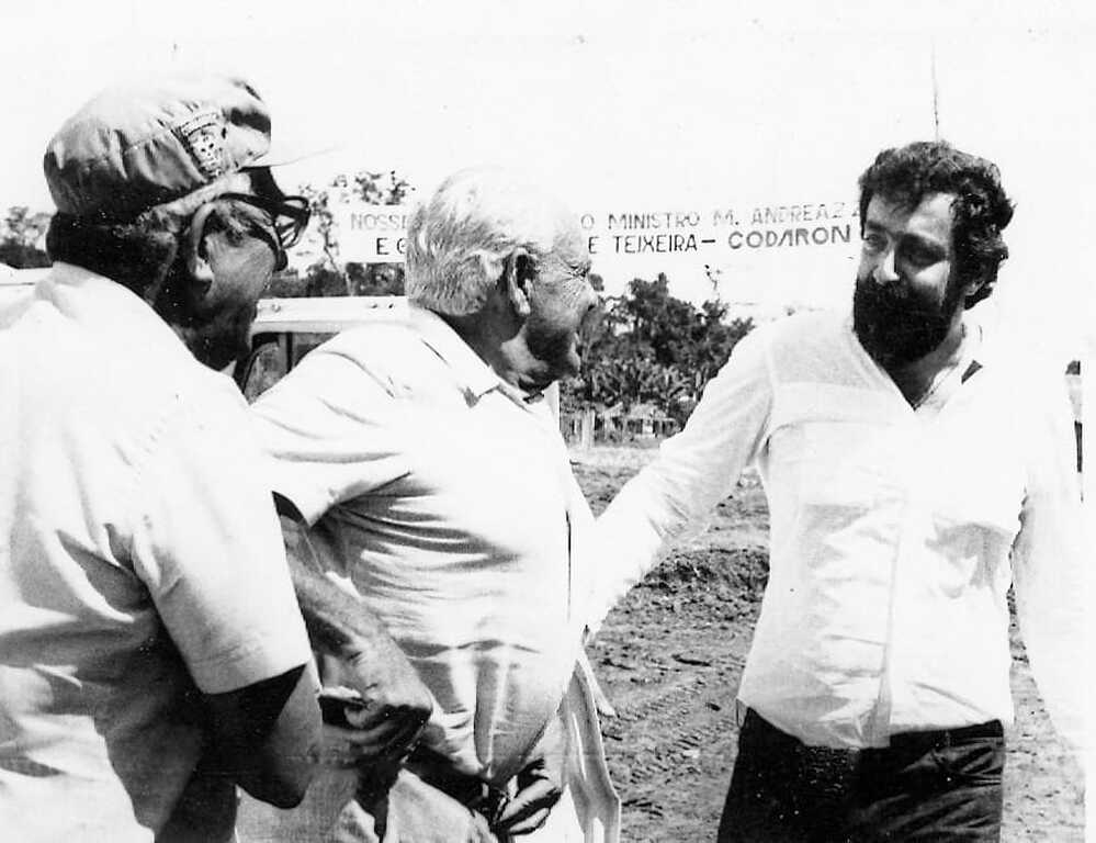 William Cury (com o ministro Mário Andreazza):  45 anos depois, ele põe pingos nos is a respeito da elevação de Rondônia a estado (Foto Rosinaldo Machado). - Gente de Opinião