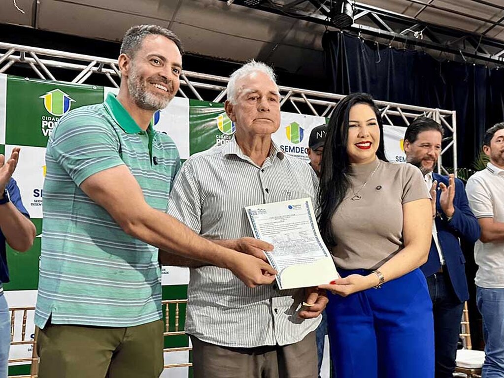 Cristiane Lopes participa da entrega de 404 títulos de propriedade em Porto Velho - Gente de Opinião