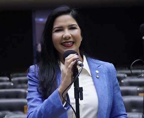 Cristiane Lopes vota a favor da Aposentadoria Especial para Agentes Comunitários de Saúde e de Endemias
