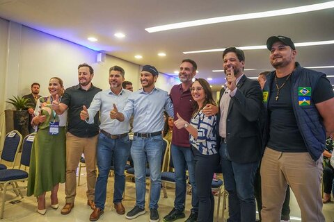 Auditório lotado e multidão do lado de fora: encontro do Podemos em Porto Velho consolida Léo Moraes como liderança central no novo cenário político de Rondônia